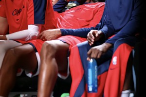 官网电脑版入口- 哈登在TES比赛中惊艳表现清晨篮板制胜引欢呼，今晨达拉斯独行侠备战英超看傻球迷